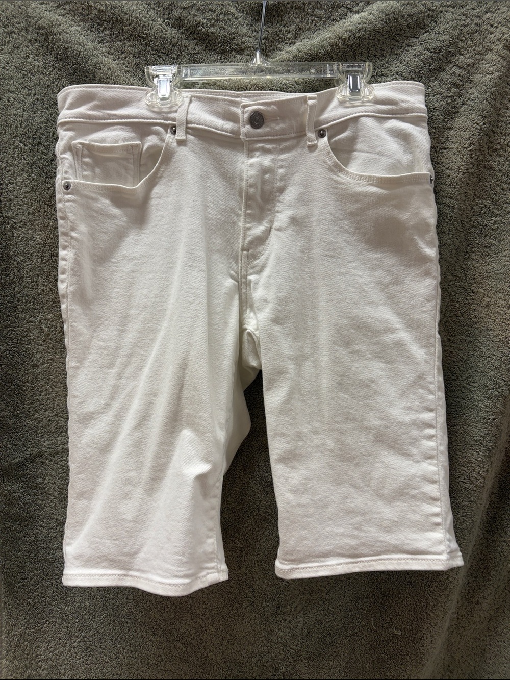 Levi's White Women's Knee-Length Denim Shorts